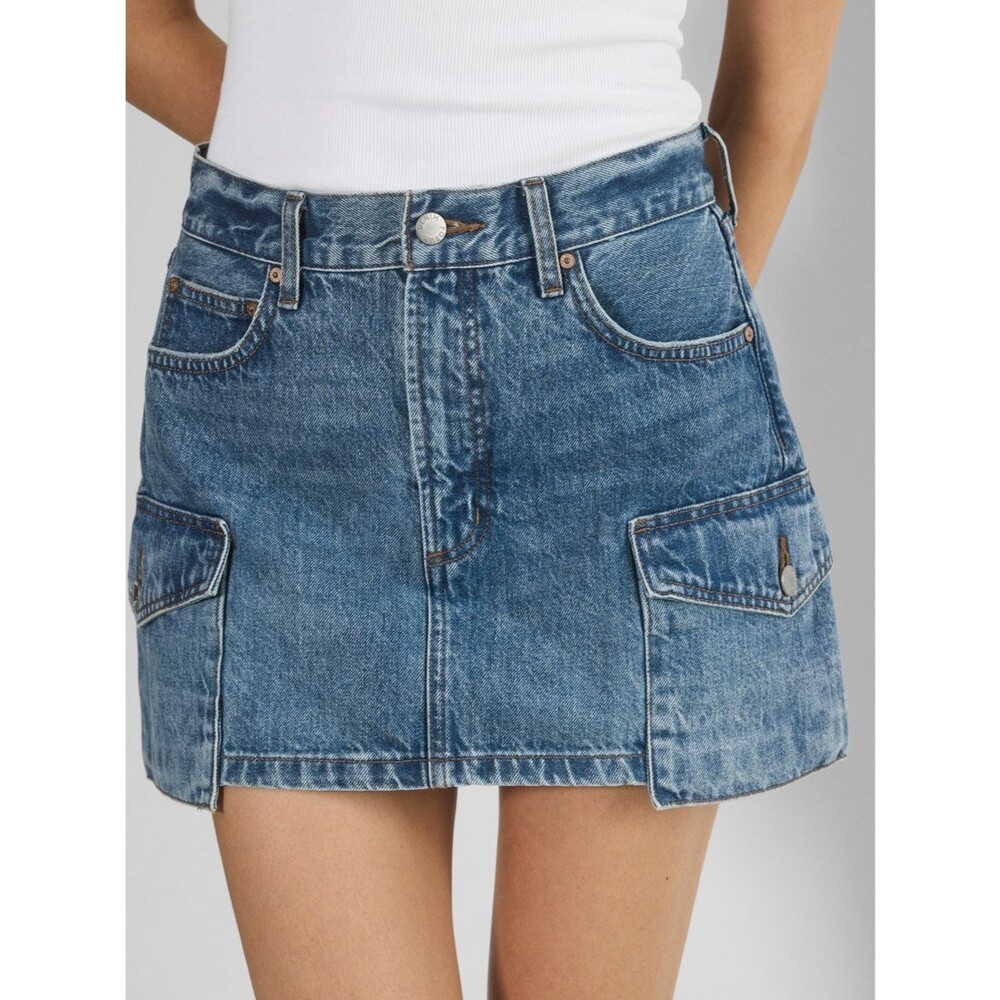 Denim Forum Aritzia The ’90s Cargo Mini Denim Skirt Size 29 (US 8) Blue